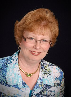 Pam Bayer headshot